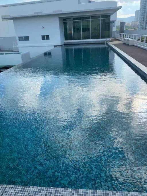 Maritime Suite Duplex Penang- Pemandangan Laut George Town Esterno foto